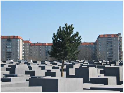 Enorm Monument