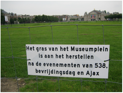 eigen schuld dikke bult stomme mensen